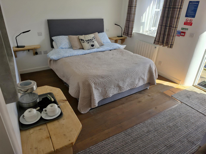 Bedroom 4, The White Hart, Devon