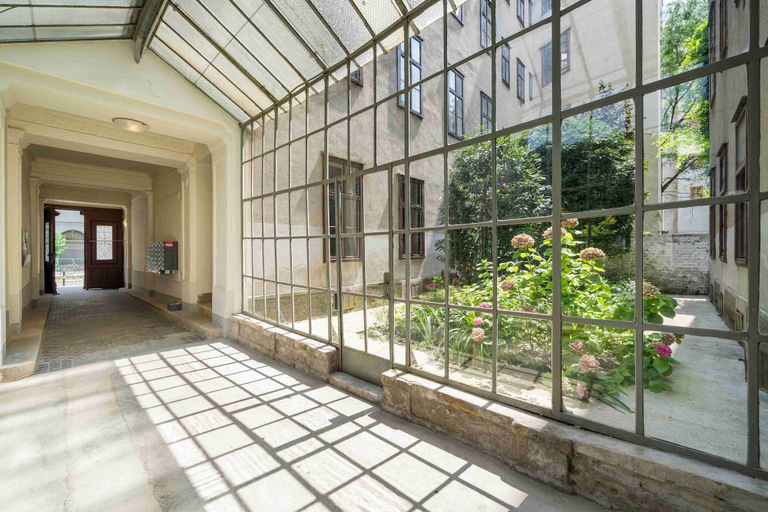 Primary image, Apartment Rogergasse Check in 15h to 22h, Wien