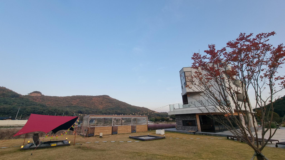 Exterior & Views 1, Buan Rogers House, Buan