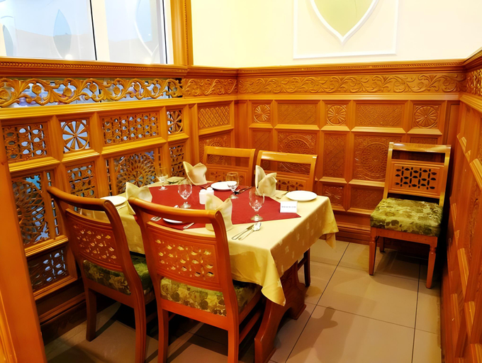 Food & Drinks 4, Manam 2 Hotel Apartments, Muttrah