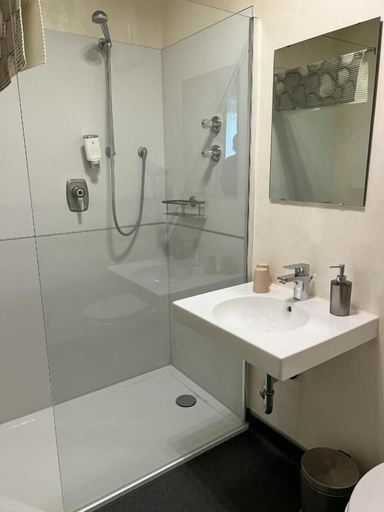 Bathroom 5, Hotel Garni Illertal, Neu-Ulm