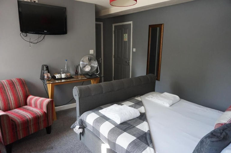 Bedroom 2, The Barge Inn, Wiltshire