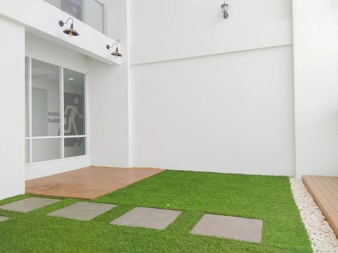 Exterior & Views 2, Nice And Cozy Studio Apartment At Patraland Urbano, Bekasi