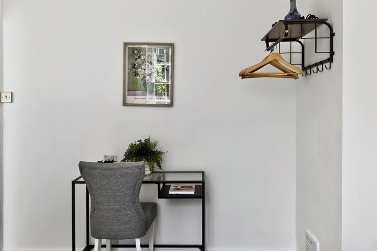 Interior 3, Cozy Apartment Near Hyde Park, London