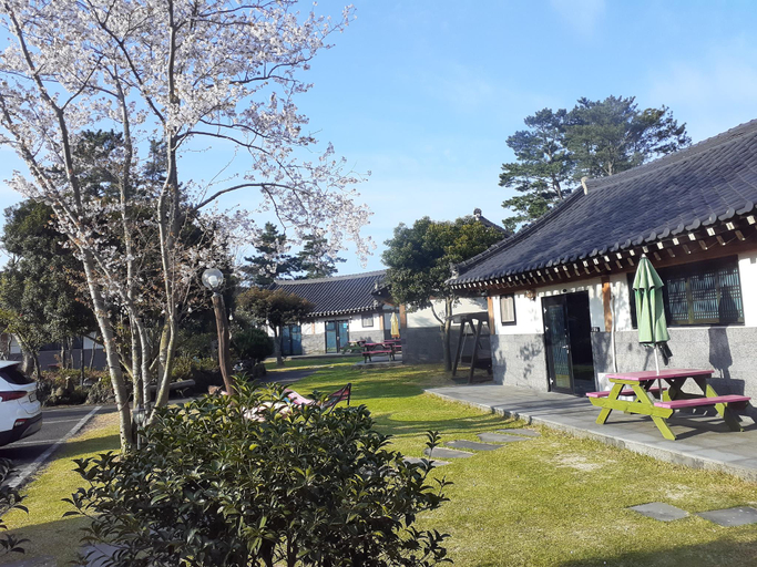 Exterior & Views 1, Jeju Aewol Hanok Pension, Jeju