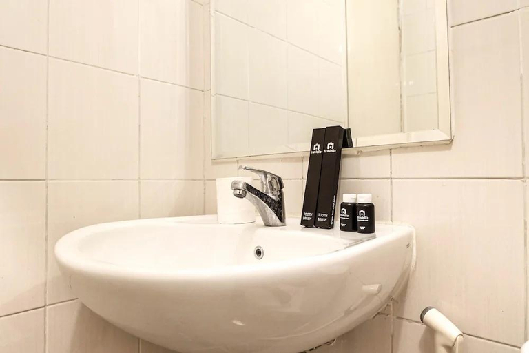 Bathroom 3, Fabulous 2Br Signature Park Grande Apartment, East Jakarta
