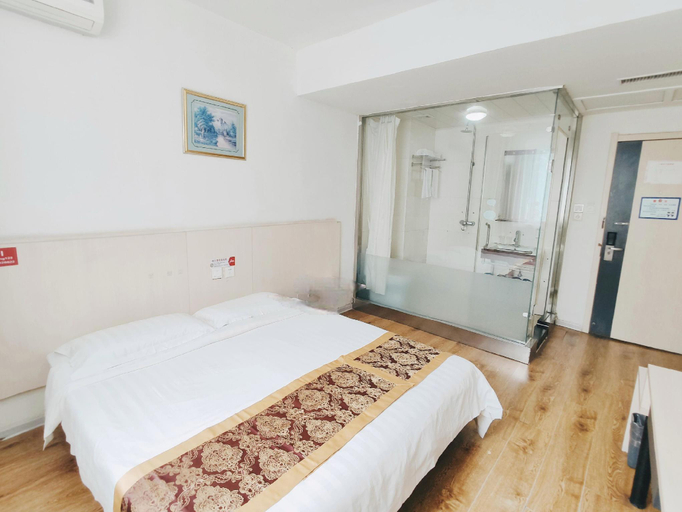 Bedroom 2, Baoxiang Fashion Hotel (Currently unavailable), Qinhuangdao