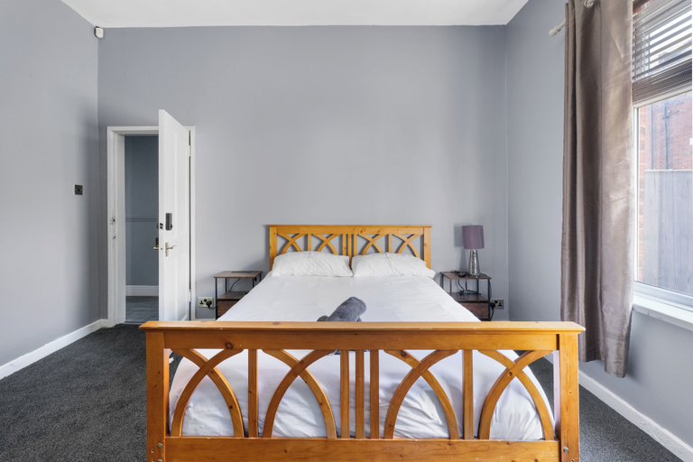 Bedroom 2, Sommerset Cottages, Sunderland