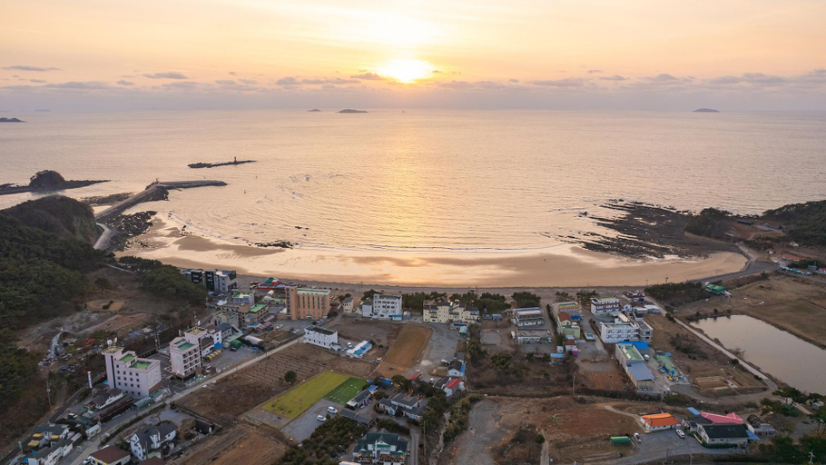 Others 3, Taean Country Mutt Dog Pension, Taean