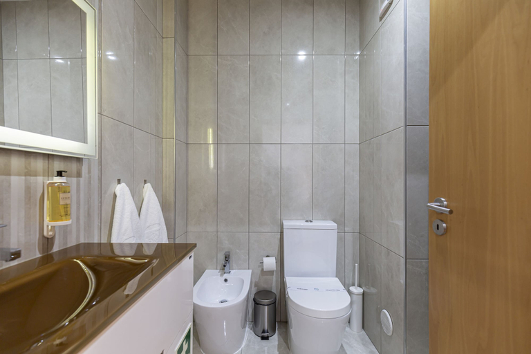 Bathroom, Feel Corporate Housing Marqu s I, Porto