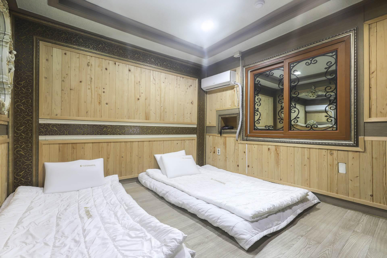 Bedroom 4, Pohang Daejamdong Business A, Pohang