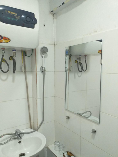 Bathroom 3, Loyalty Hostel, Hoàn Kiếm