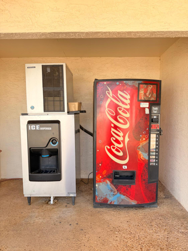 Food & Drinks 5, Royal Inn Pearsall, Frio