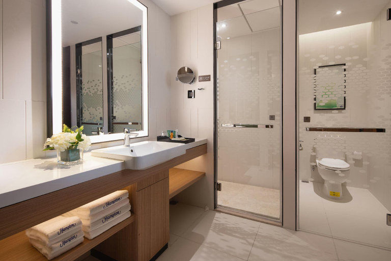 Bathroom, ハンプトンbyヒルトンホテル （）, Suqian