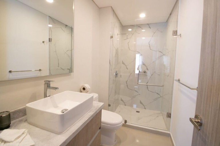 Bathroom 3, Torre Eleve Apartments, Mazatlán