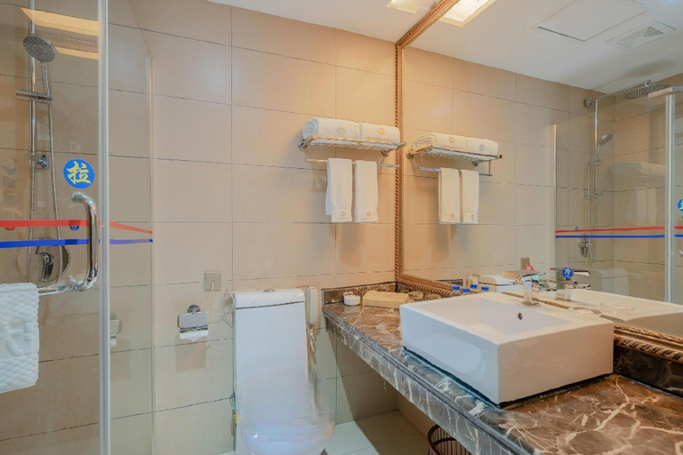 Bathroom, Guiyang Dynasty International Hotel, Guiyang
