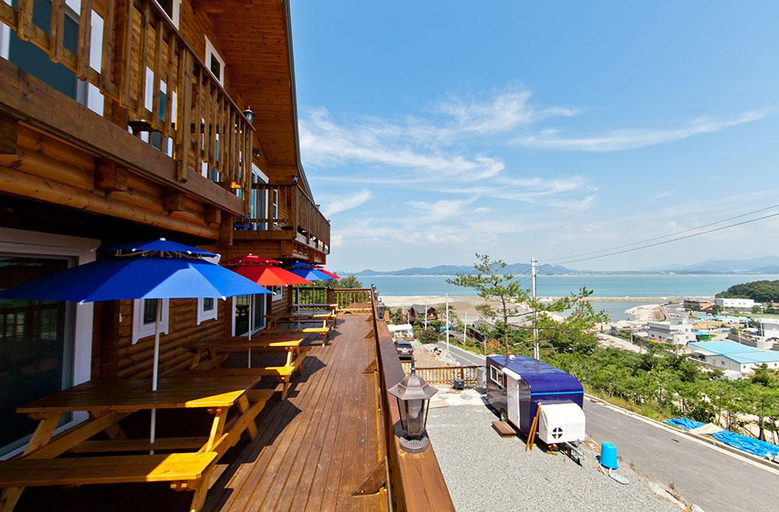 Exterior & Views 1, Boryeong Haesol Log Pension, Boryeong