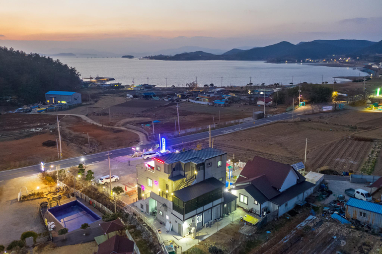 Exterior & Views 1, Yeosu Golden Pension, Yeosu