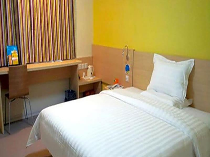 Bedroom 2, 7 Days Inn Qingdao Haiyun'an Xinglong Road Branch, Qingdao