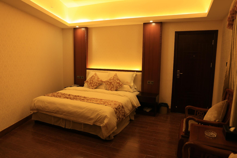 Bedroom 2, Feiyang Hotel, Maoming