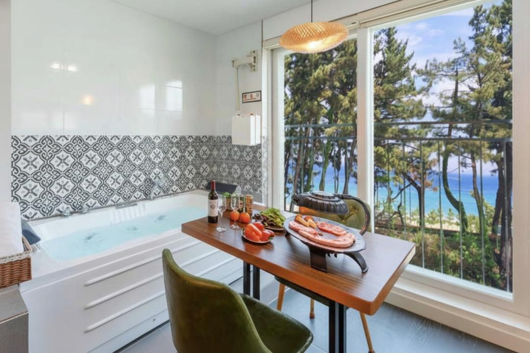 Others 3, Samcheok Right Away Sea Pension, Samcheok
