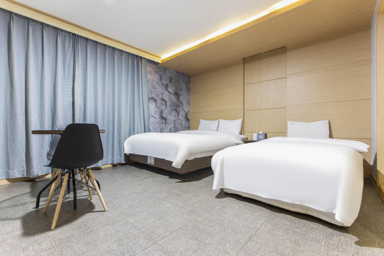 Bedroom 3, Oryu Ce Bien, Guro