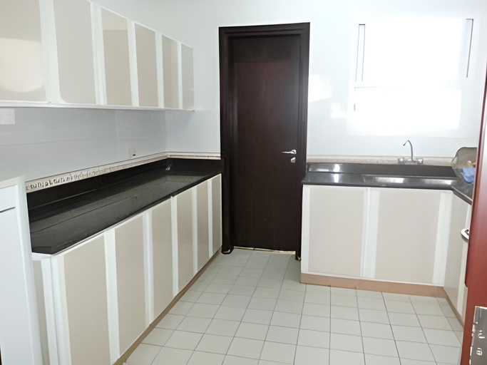 Others 5, Royal Hotel Apartments, Muscat