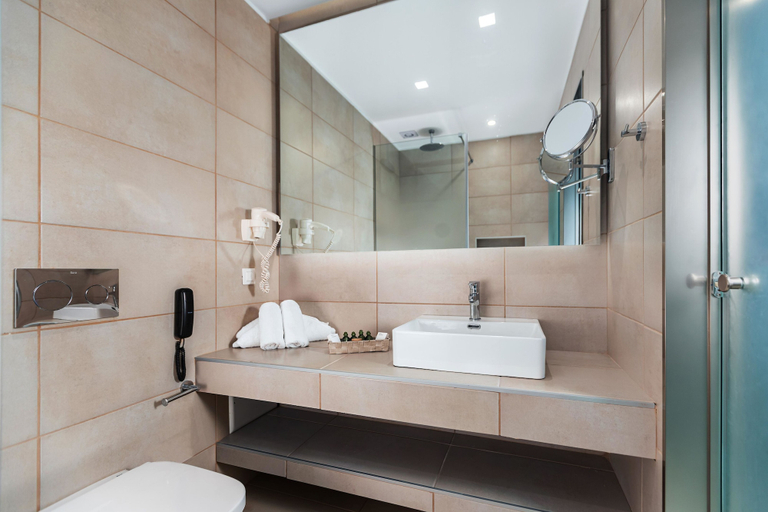 Bathroom 5, Aeolos Beach Hotel, South Aegean