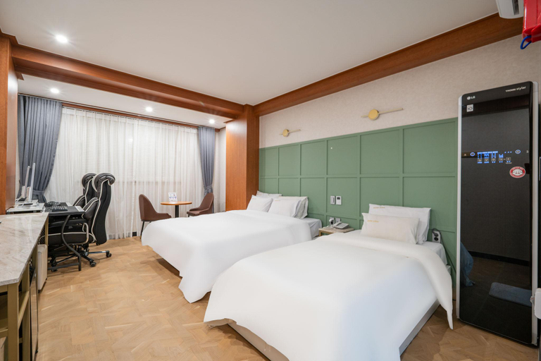 Bedroom 4, Songtan Sky Hotel, Pyeongtaek
