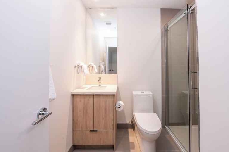 Bathroom 3, The Crescent, Kootenay Boundary