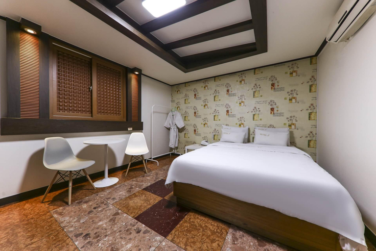 Bedroom 2, Asan Geumgang, Asan