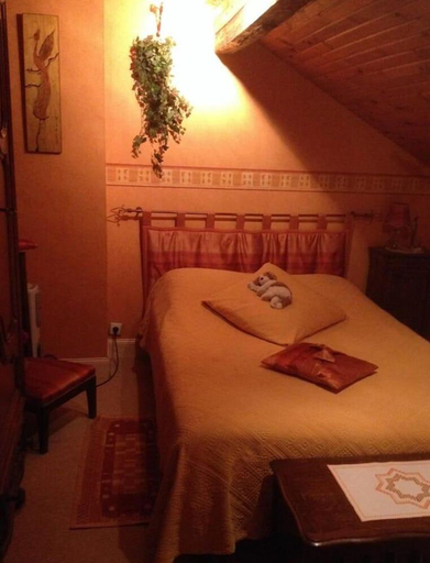 Bedroom 2, Chambres d'Hôtes des 3 Rois, Meuse