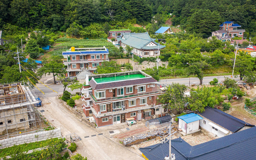 Exterior & Views 3, Sokcho Ilchulbong Bed & Breakfast, Sokcho