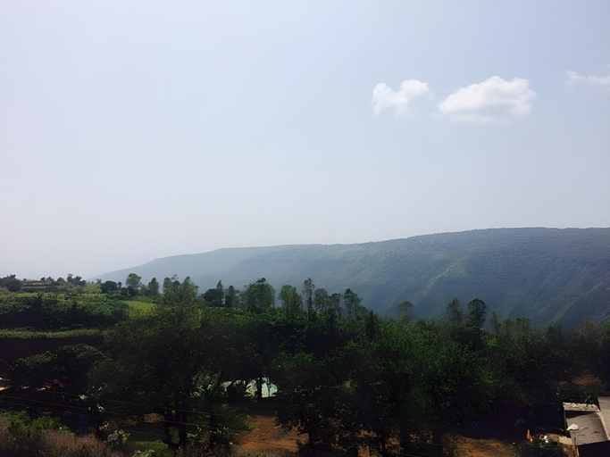 Others 2, Hotel White House, Satara