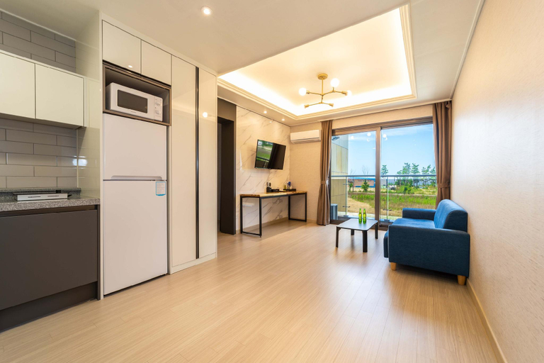 Others 3, Cozy Cove Hotel, Buan