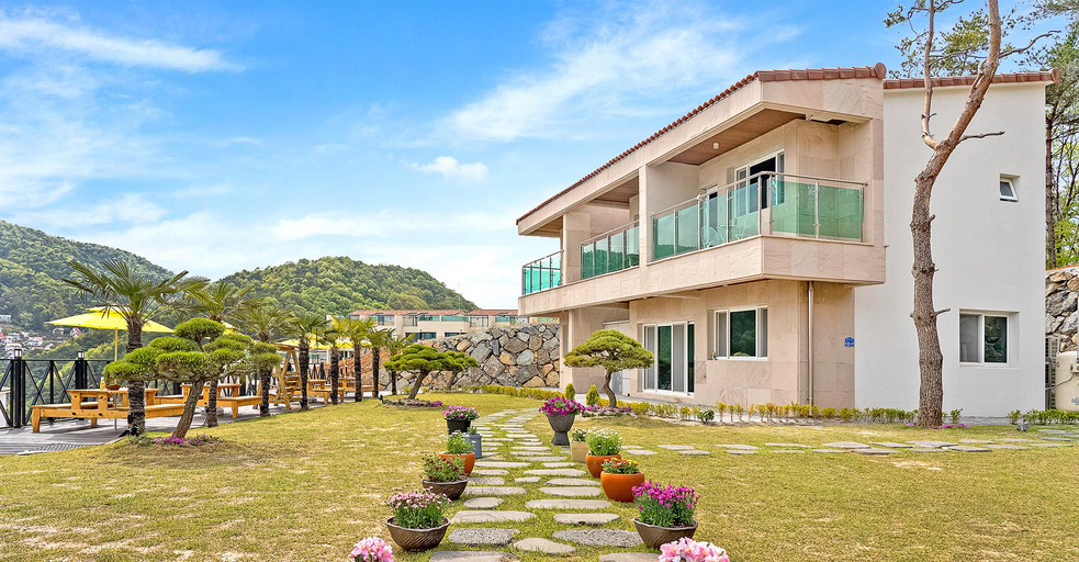 Exterior & Views 1, Namhae Haine Pension, Namhae