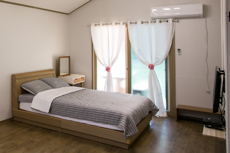 Bedroom 4, Danyang Jewelry Pension, Danyang