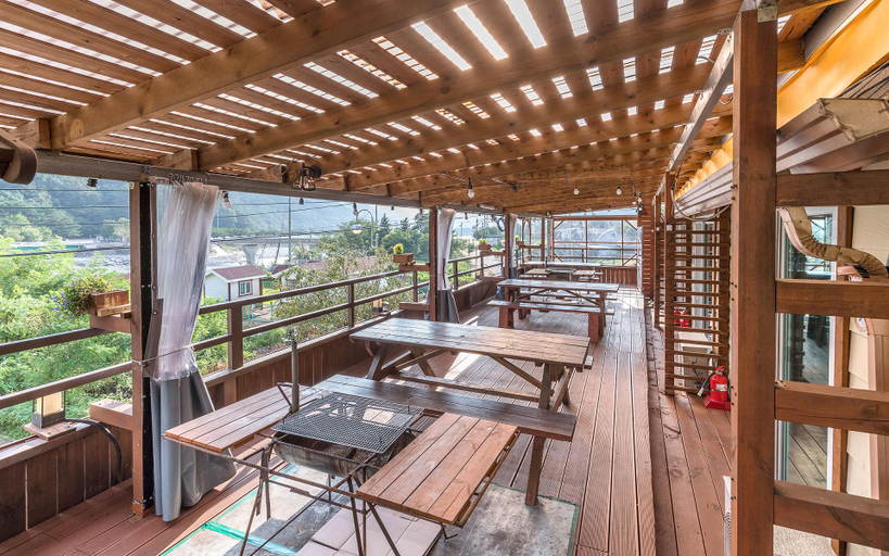 Others 3, Inje Peach Shelter Pension, Inje