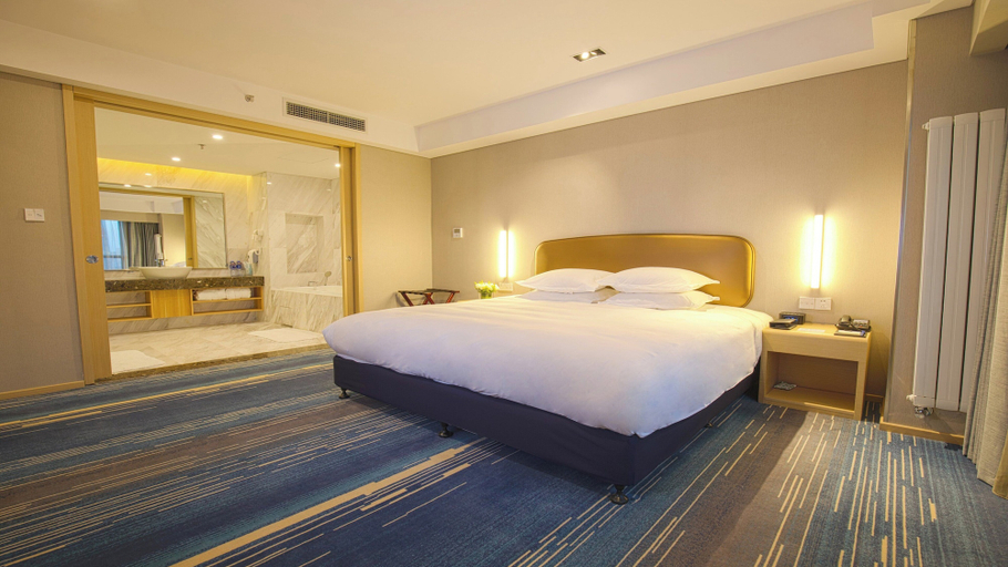 Bedroom 5, Holiday Inn Express CHIFENG HONGSHAN by IHG, Chifeng