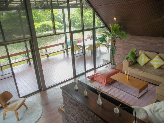 2, THAN Getaway Cottage: Private Lake, Pakchong, 2-8+, Pak Chong