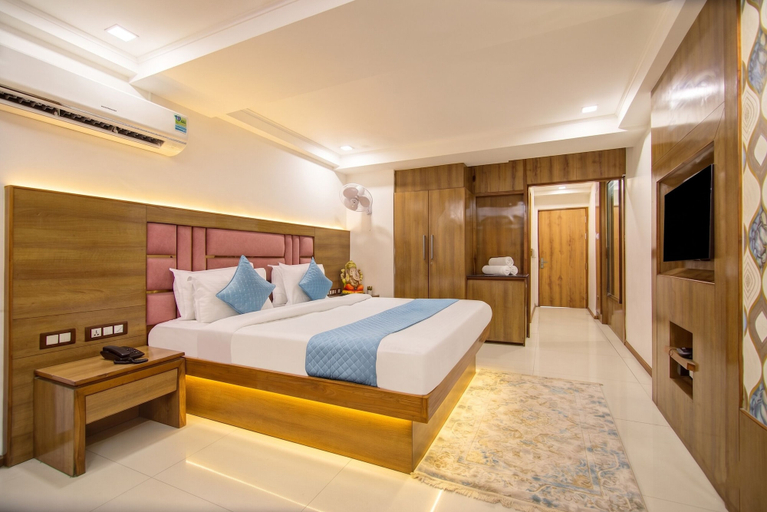 Bedroom 2, Hotel Lotus Paradise By Golden Key, Sonipat