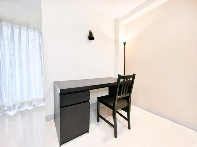 Others 4, Grand Residence, Phaya Thai
