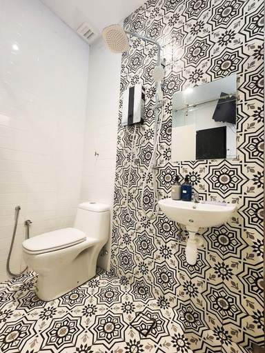 Bathroom 3, Mac Hotel by Sky Hive, Penang Island