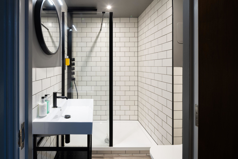 Bathroom 4, The Churchill Hotel, York