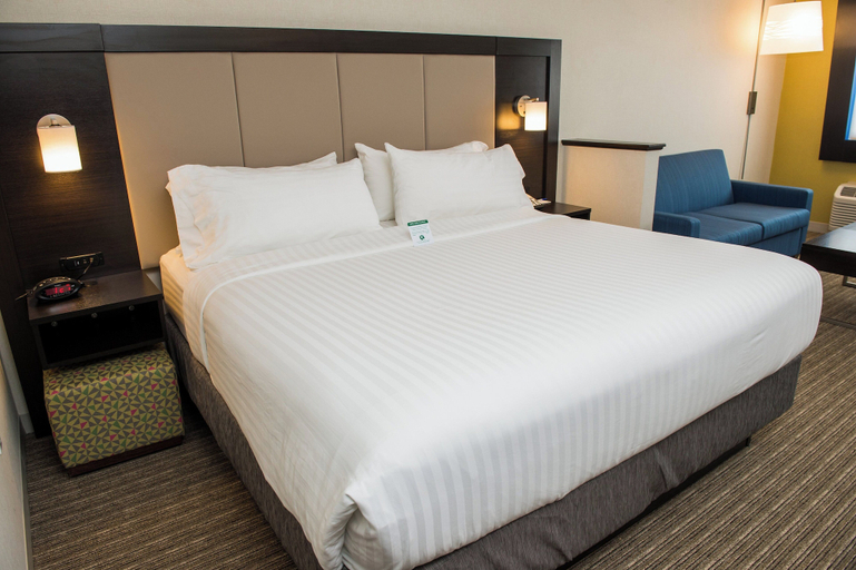 Bedroom 4, Holiday Inn Express & Suites MARIETTA, Washington