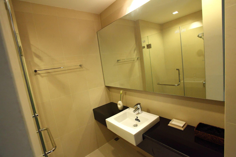 Bathroom 4, The Oriental Beach Resort, Klaeng