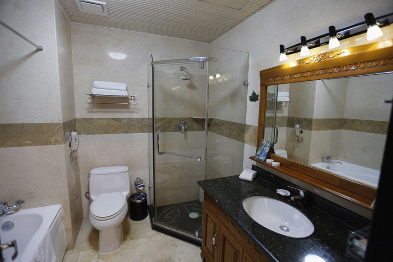 Bathroom 3, Huanren Longxing International Hotel, Benxi