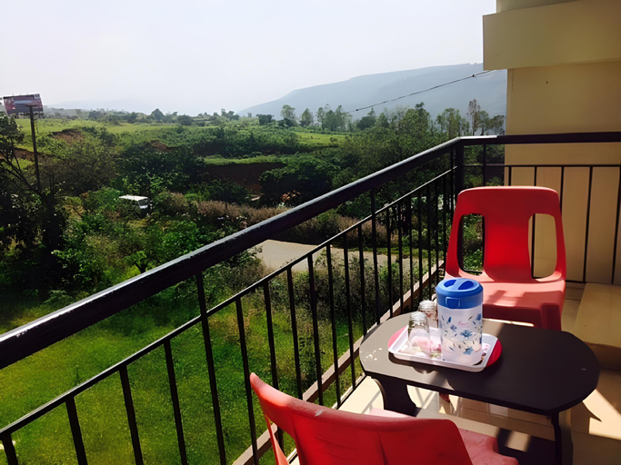 Others 5, Hotel White House, Satara