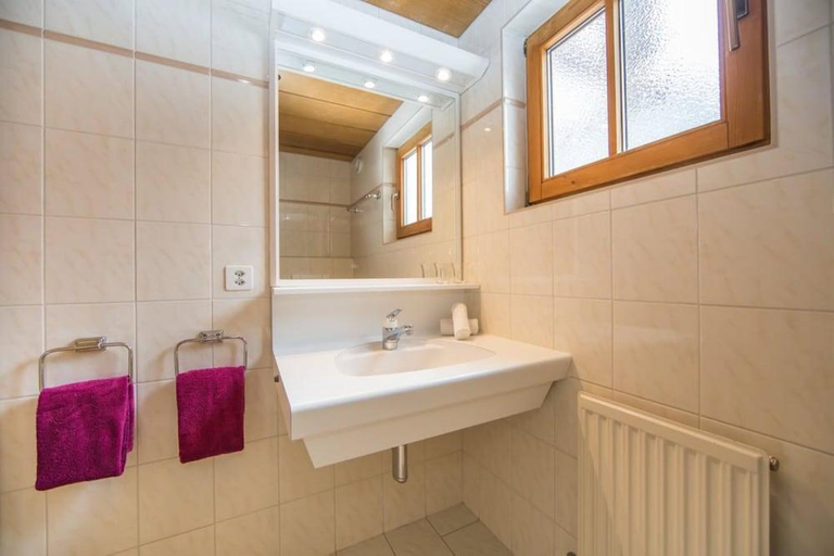 Bathroom, Steinbock Apartments, Inn