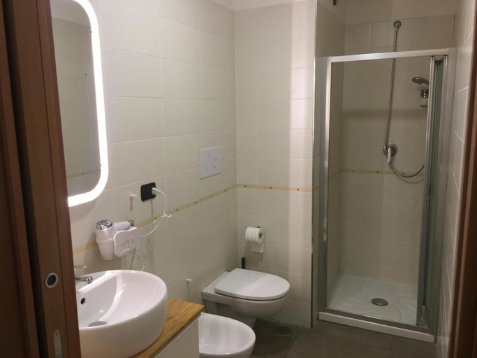 Bathroom 3, BnB Naples, Napoli
